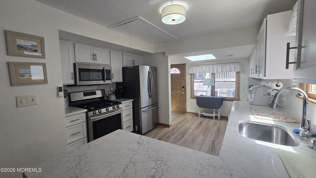 276 1st Avenue - Photo 4