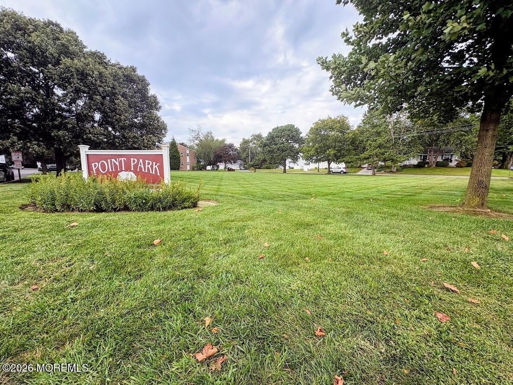 601 Mistletoe Avenue - Photo 0