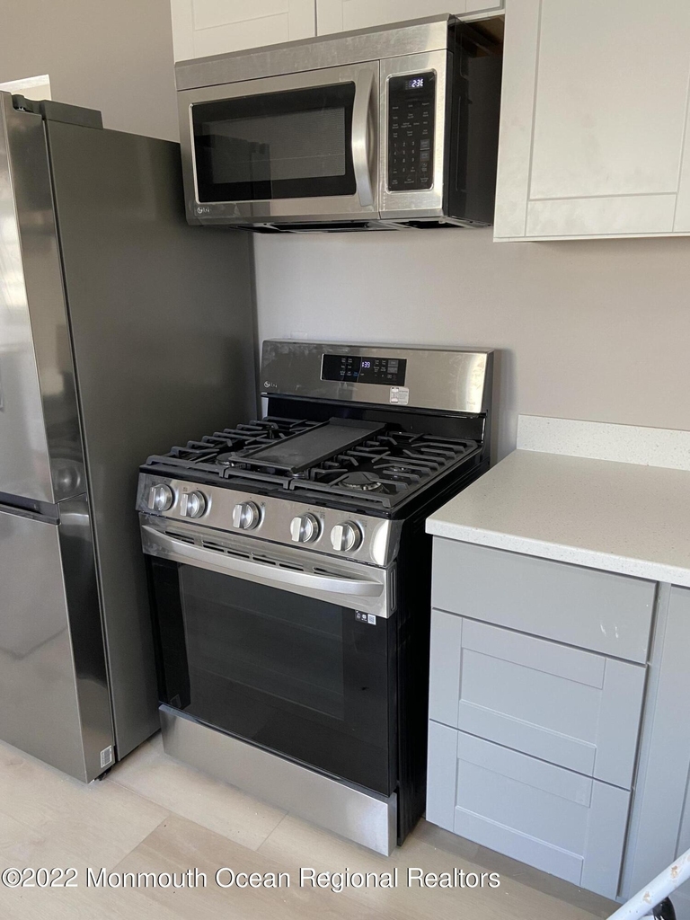 211 Henley Avenue - Photo 10