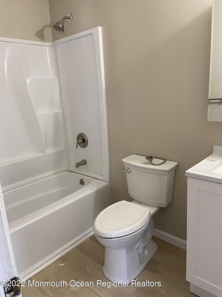 211 Henley Avenue - Photo 11