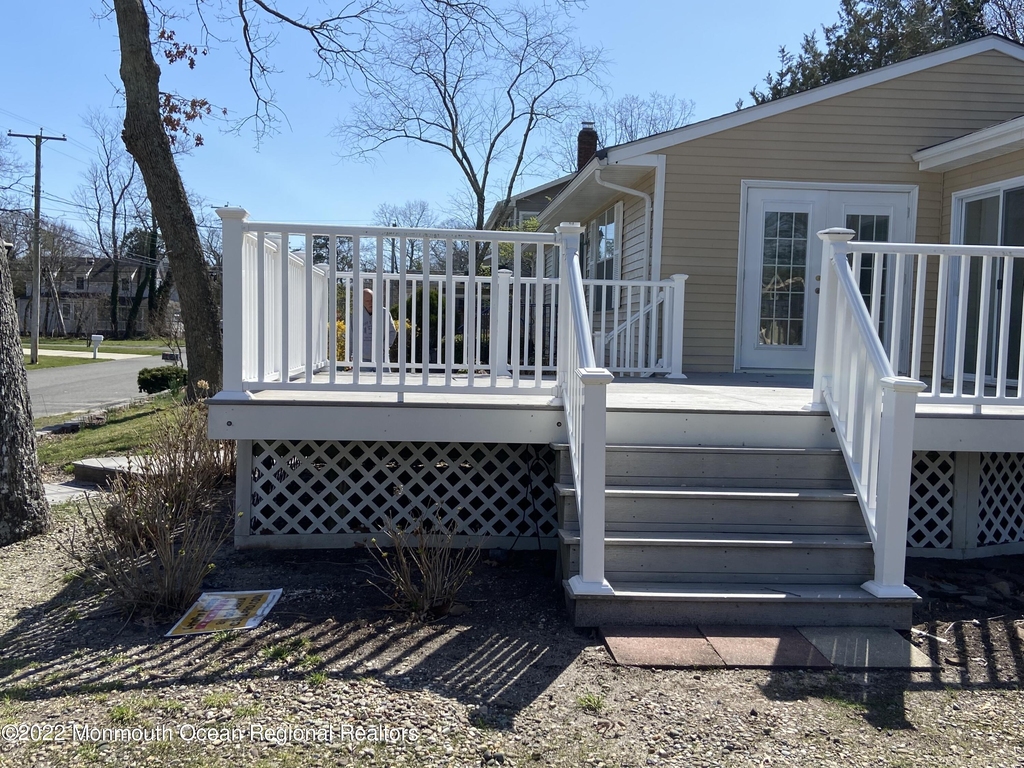 211 Henley Avenue - Photo 2