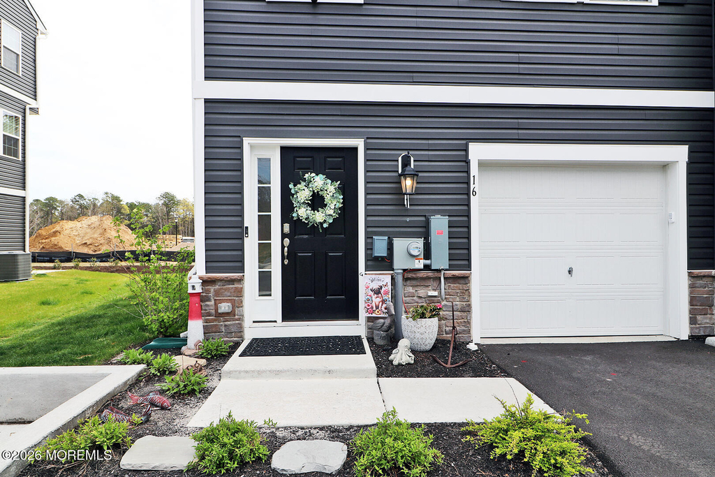 16 Baybreeze Drive - Photo 1