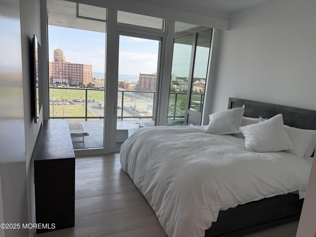 1101 Ocean Avenue N - Photo 8