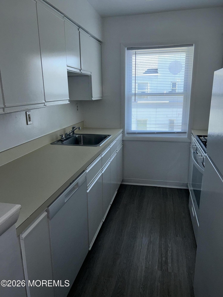 661 Ocean Avenue - Photo 3