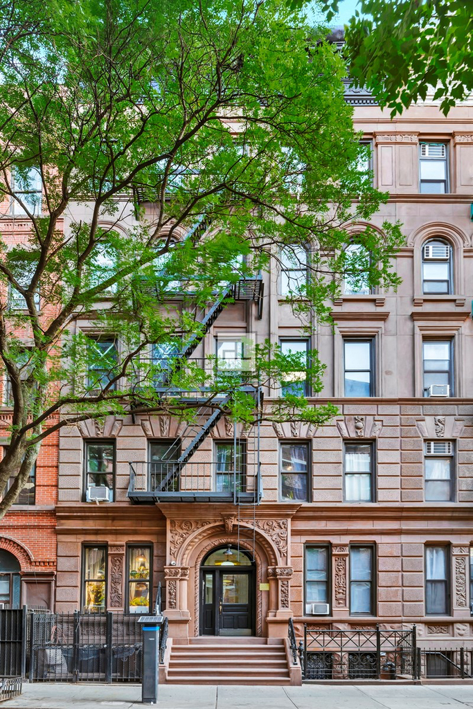 West 45 Street - Photo 5