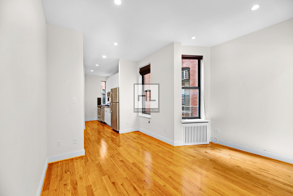 West 45 Street - Photo 0