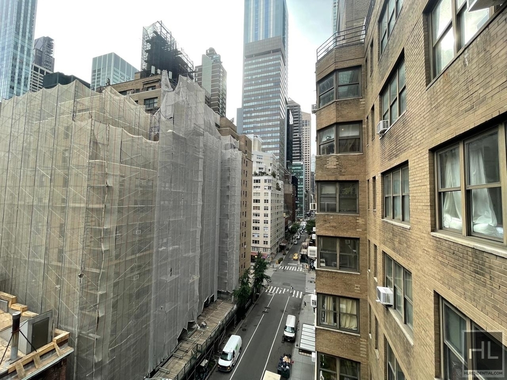 East 56 Street - Photo 2