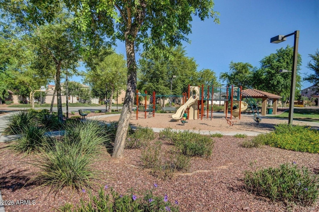 2152 W Monte Cristo Avenue - Photo 16