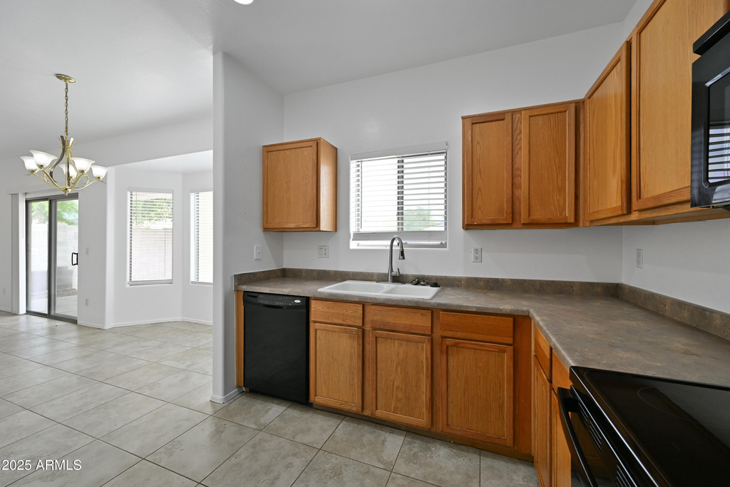 605 W Latona Road - Photo 11