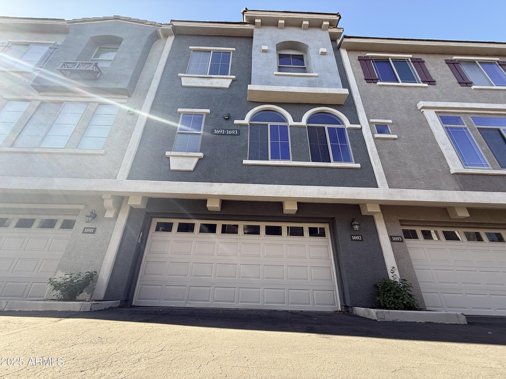 2402 E 5th Street - Photo 1