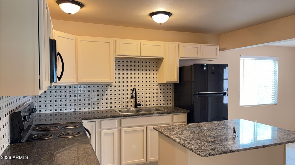 6714 N 54th Avenue - Photo 3