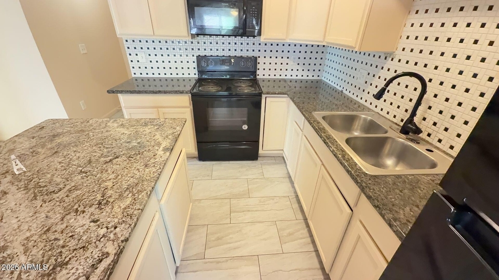 6714 N 54th Avenue - Photo 5