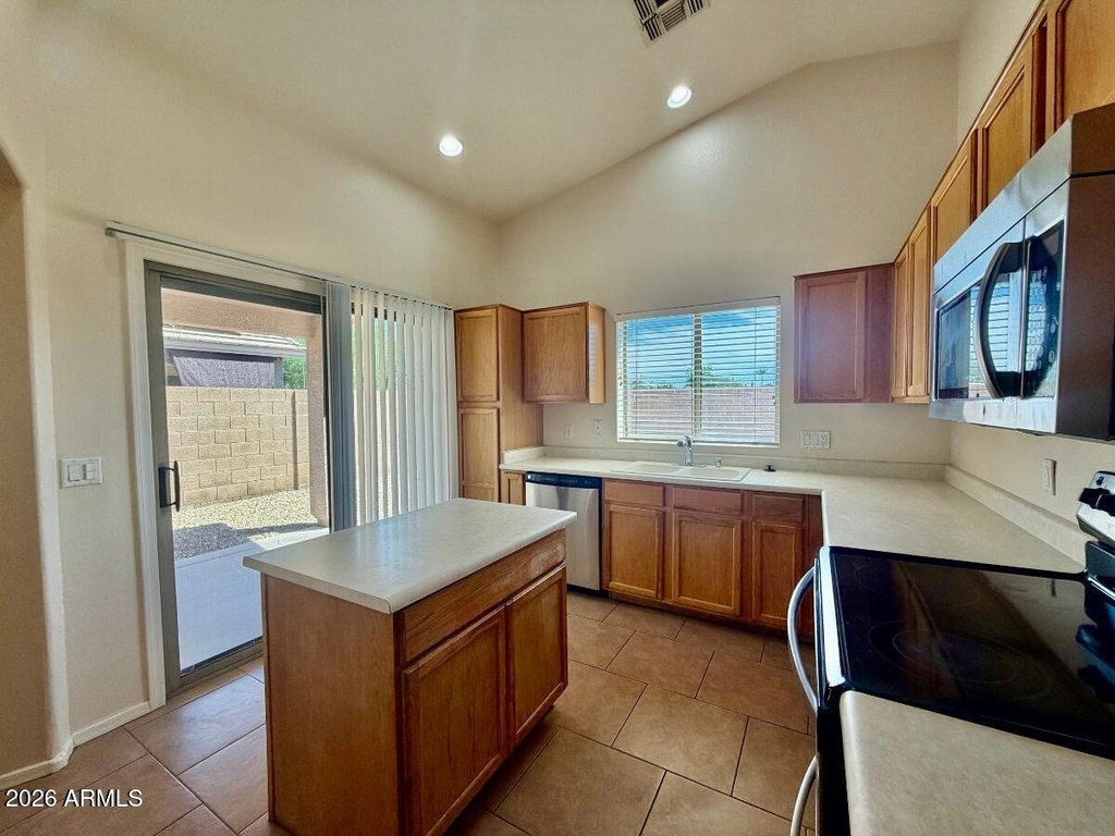 9323 W Harmony Lane - Photo 4