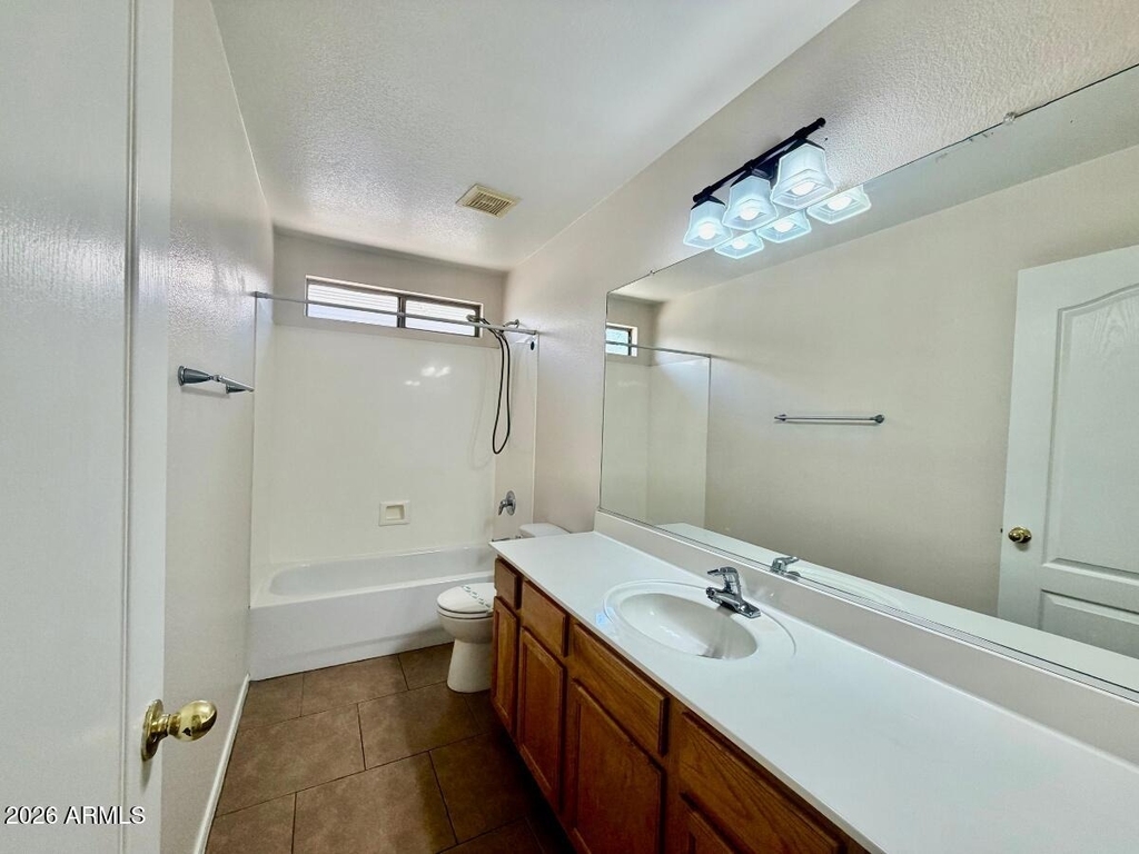 9323 W Harmony Lane - Photo 17
