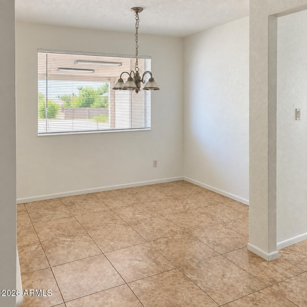 815 W Bluefield Avenue - Photo 8