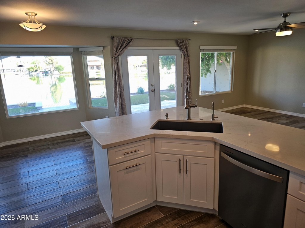 16443 S 34th Way - Photo 3