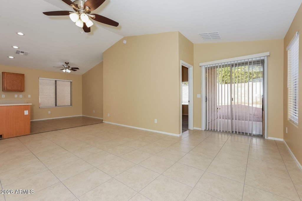 206 W Brangus Way - Photo 1