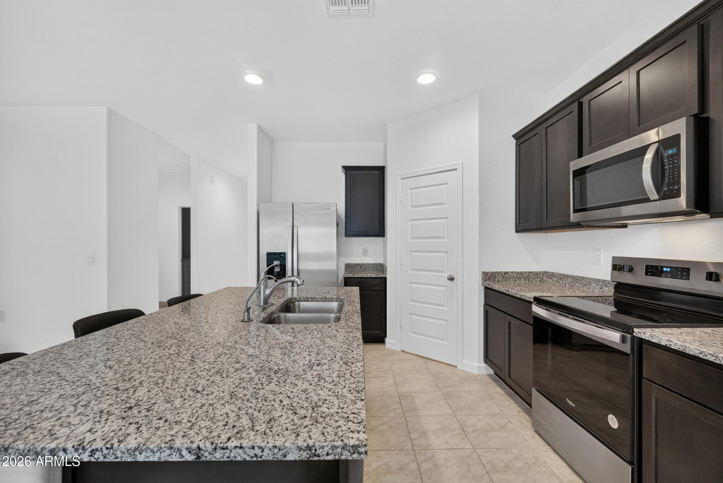 1823 W Sombra Avenue - Photo 11