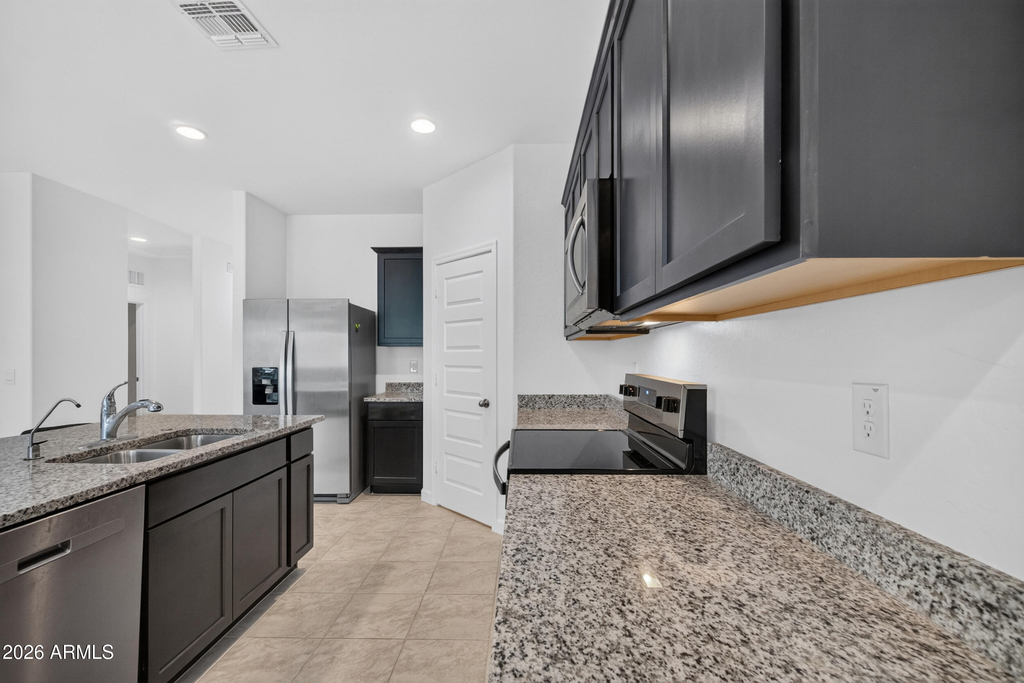 1823 W Sombra Avenue - Photo 9