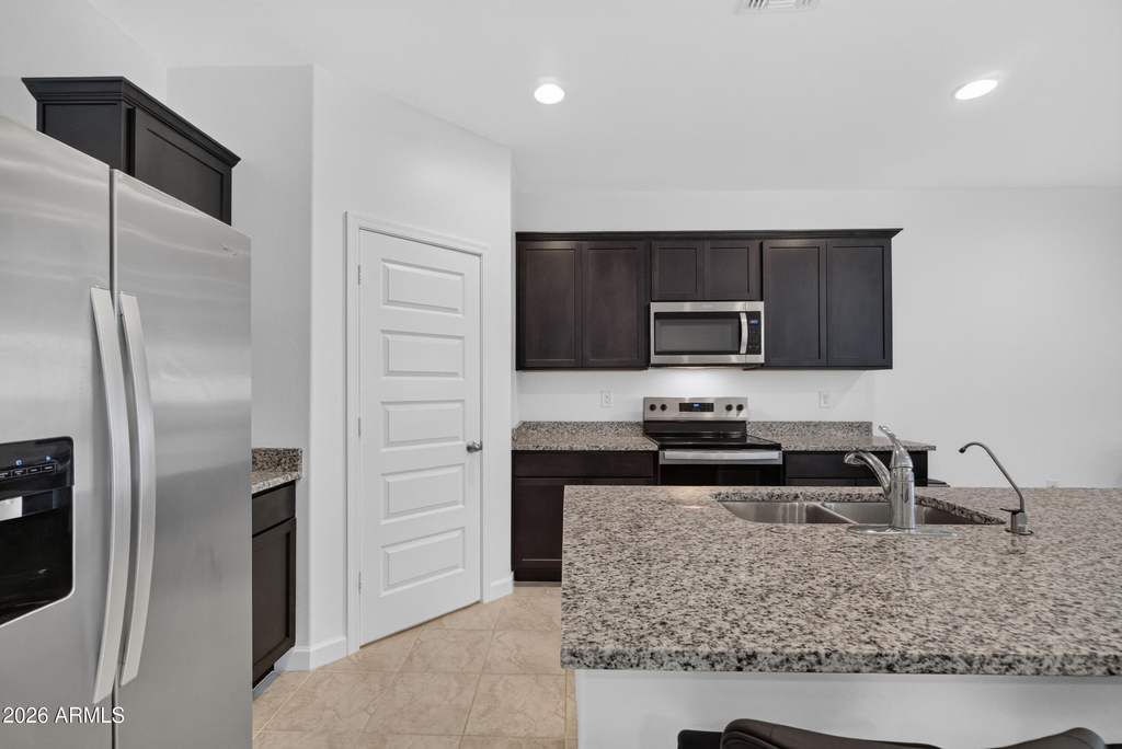 1823 W Sombra Avenue - Photo 10