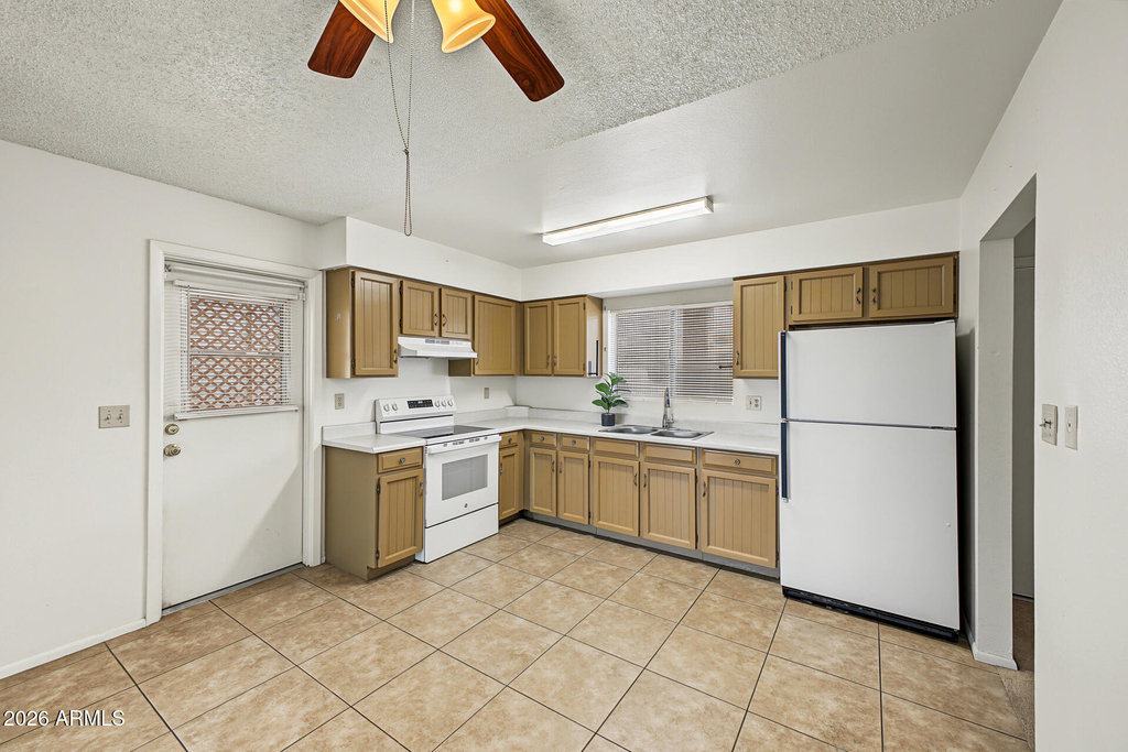 15611 N 22nd Street - Photo 9