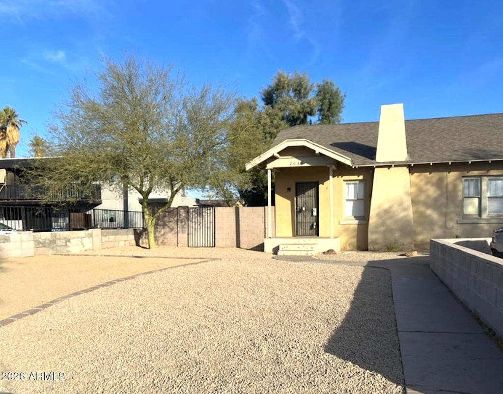 2032 W Adams Street - Photo 1