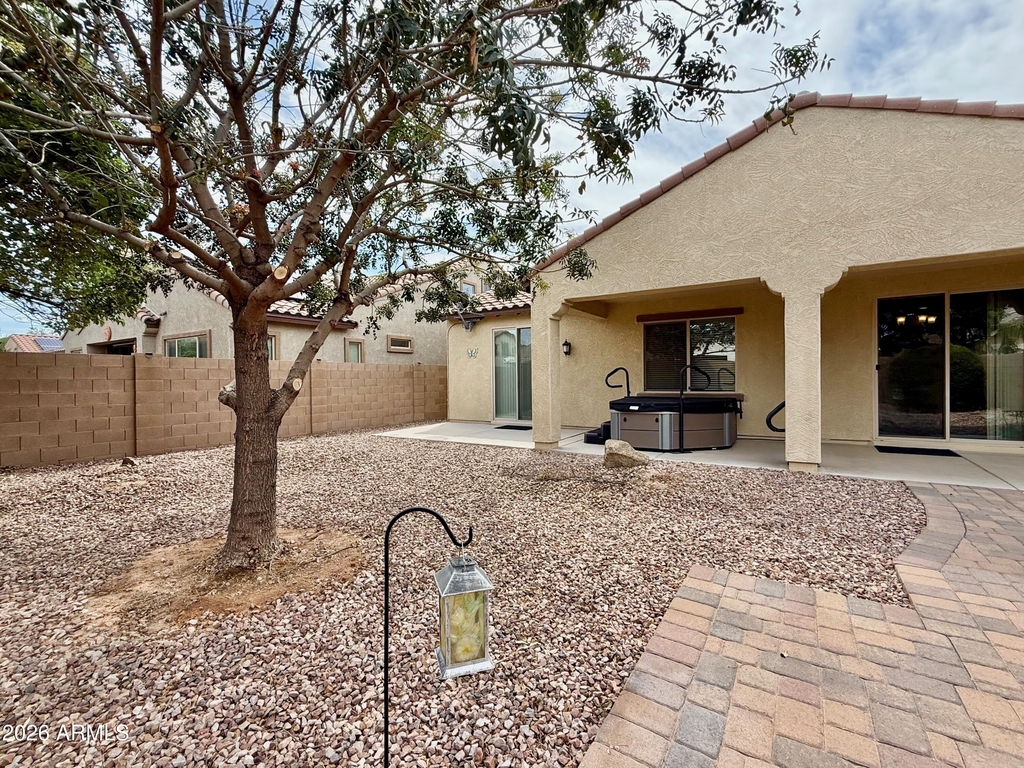 512 E Castle Rock Road - Photo 29