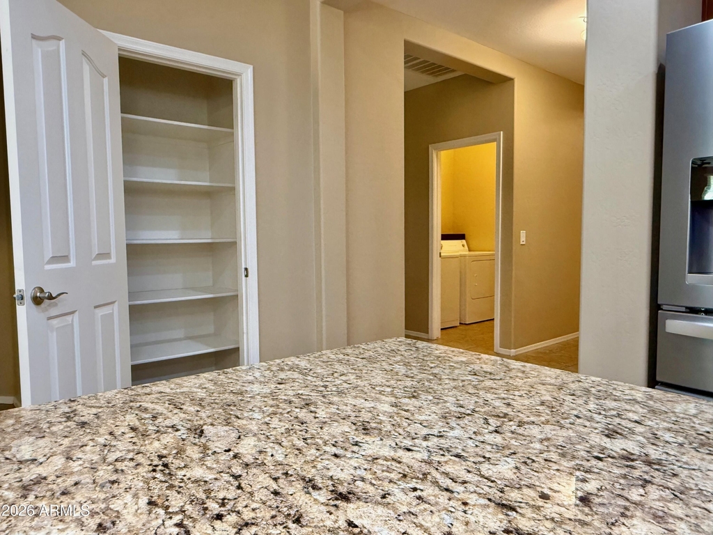 512 E Castle Rock Road - Photo 10