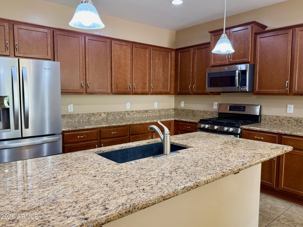 512 E Castle Rock Road - Photo 6