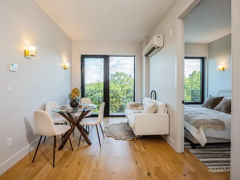  - Photo 3