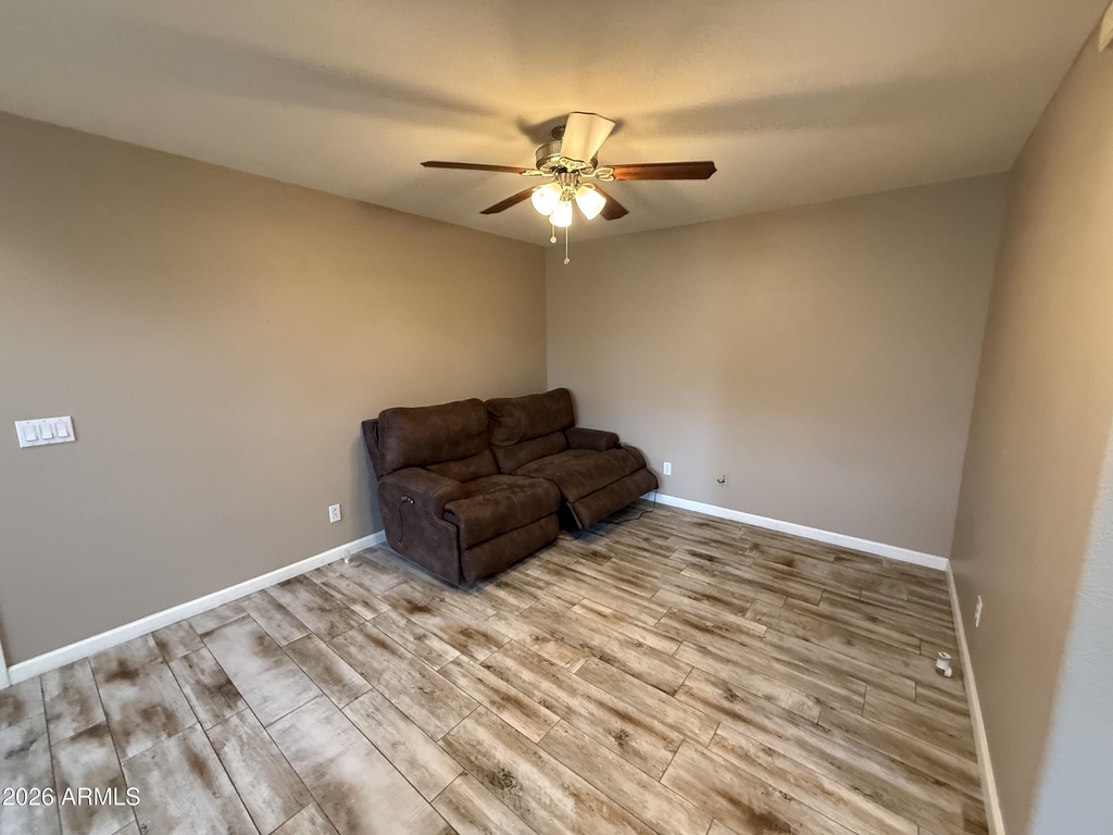 1011 E Redwood Drive - Photo 8