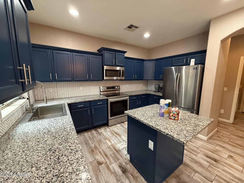 1011 E Redwood Drive - Photo 4