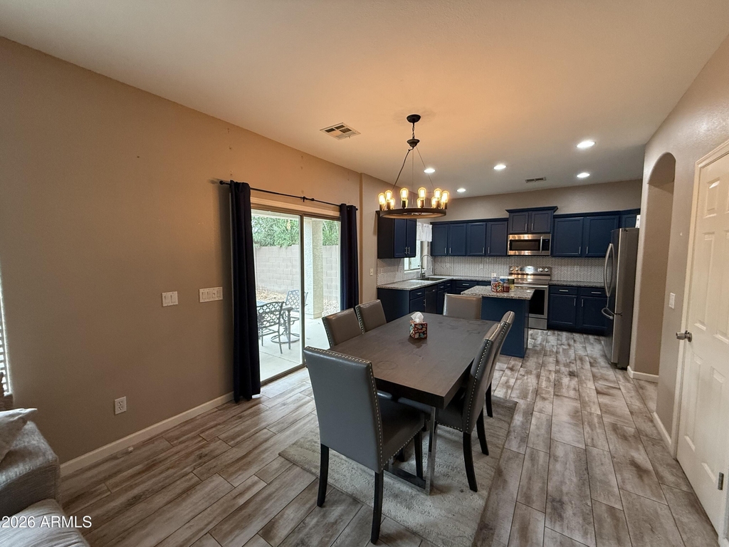 1011 E Redwood Drive - Photo 3