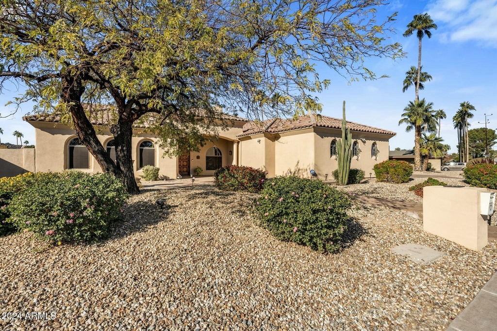 14402 N Medinan Drive - Photo 0