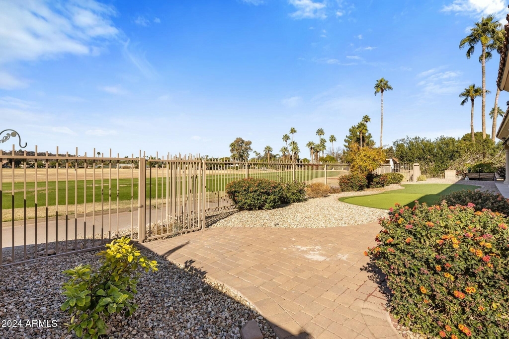 14402 N Medinan Drive - Photo 31