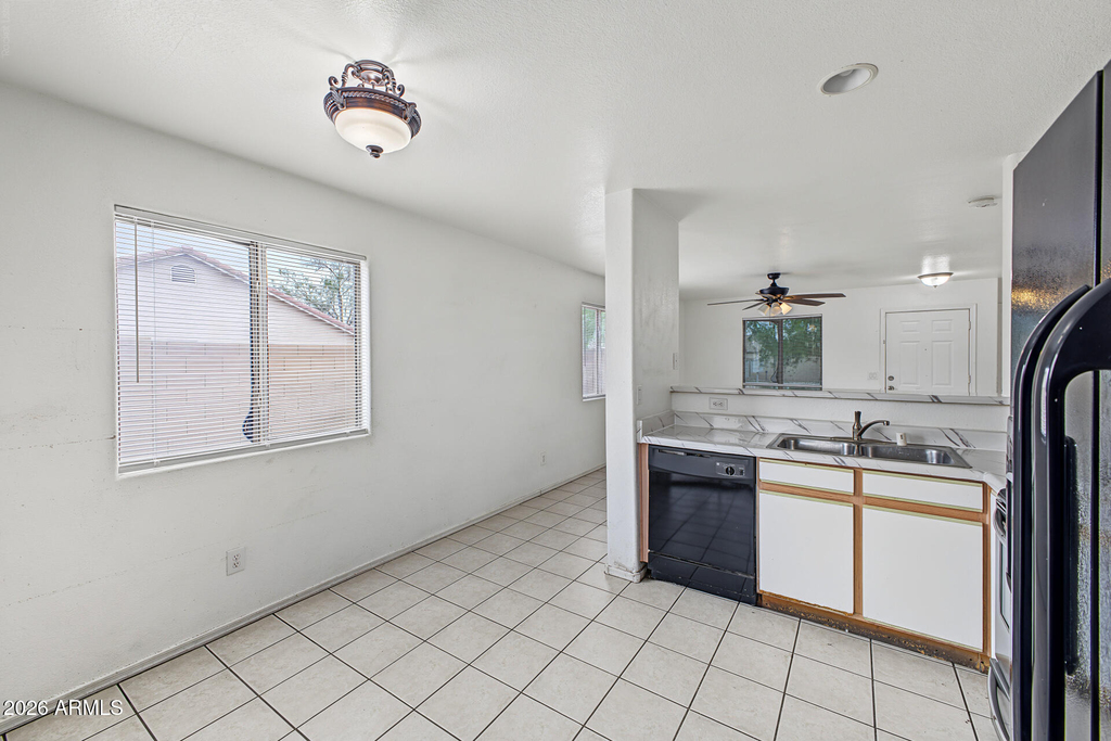 3015 N 84th Drive - Photo 14