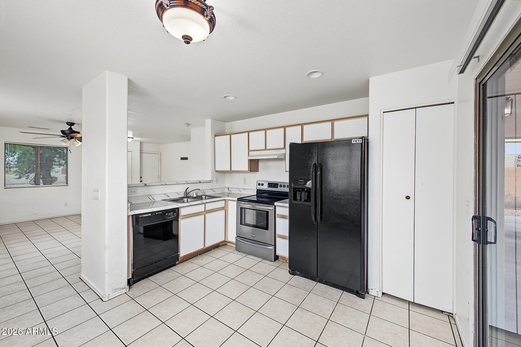 3015 N 84th Drive - Photo 12