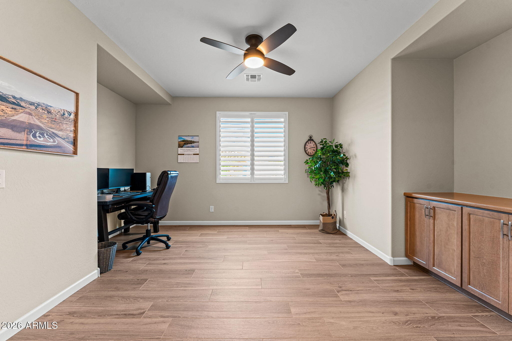 3935 Desert Oasis Avenue - Photo 8