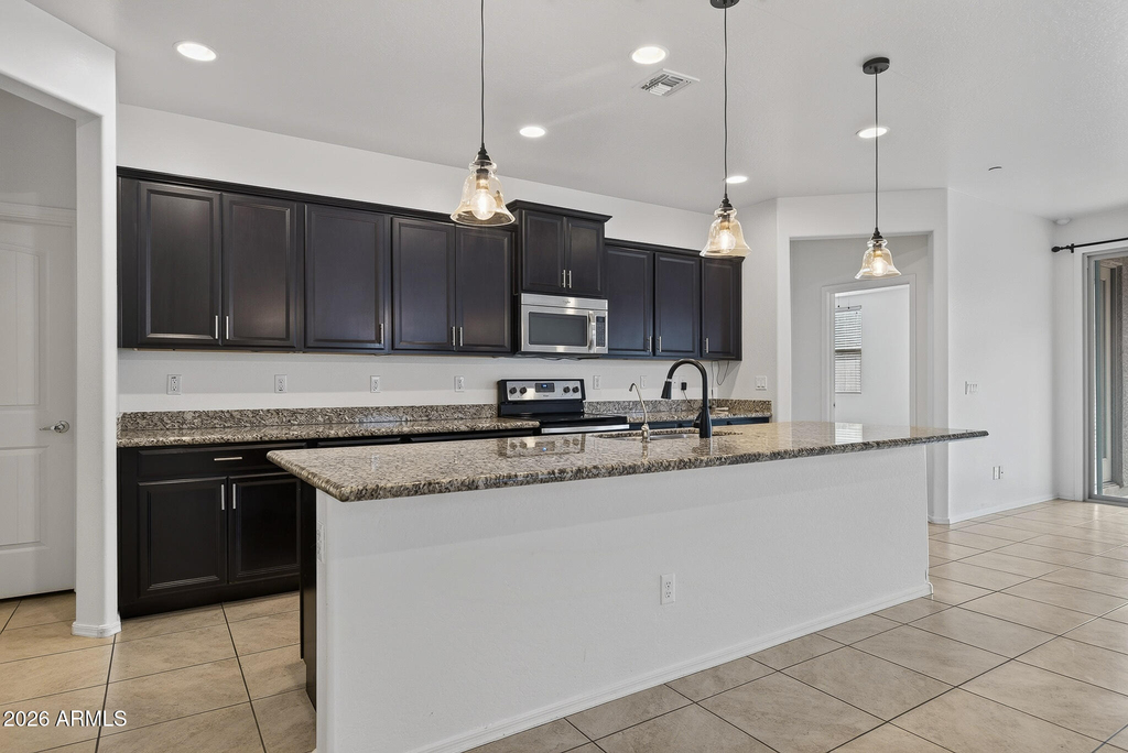 21257 W Berkeley Road - Photo 1