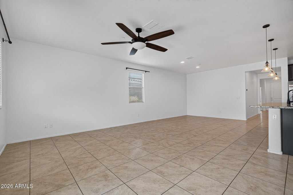 21257 W Berkeley Road - Photo 8