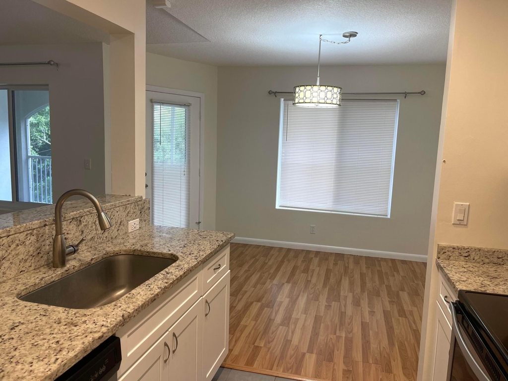 815 W Boynton Beach Boulevard - Photo 7