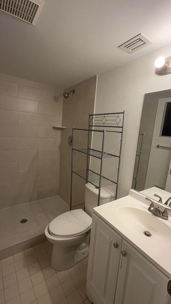 7406 Woodmont Avenue - Photo 9