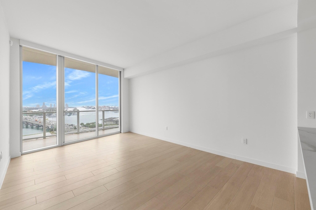 1400 Biscayne Boulevard - Photo 5