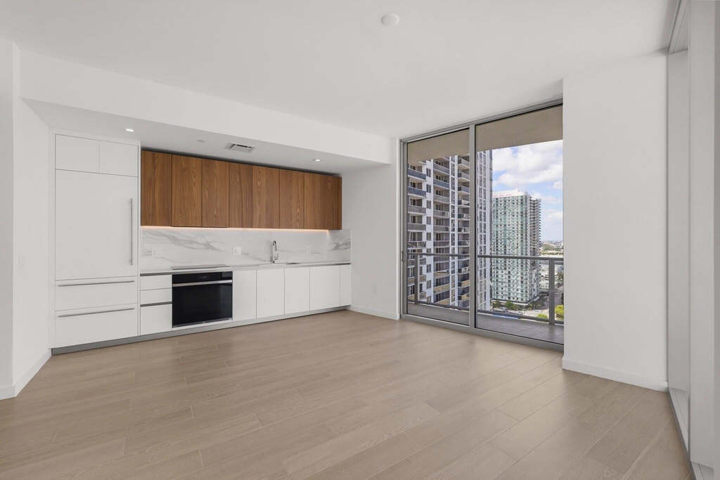 1400 Biscayne Boulevard - Photo 11