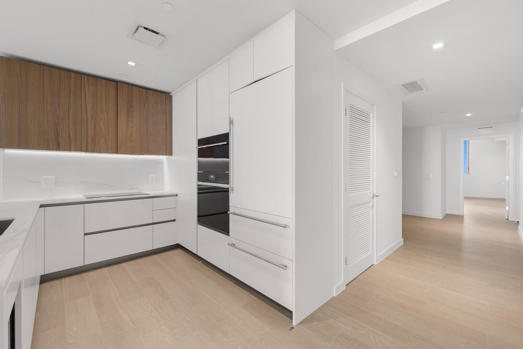 1400 Biscayne Boulevard - Photo 4