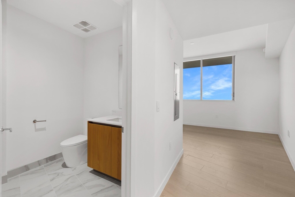 1400 Biscayne Boulevard - Photo 9