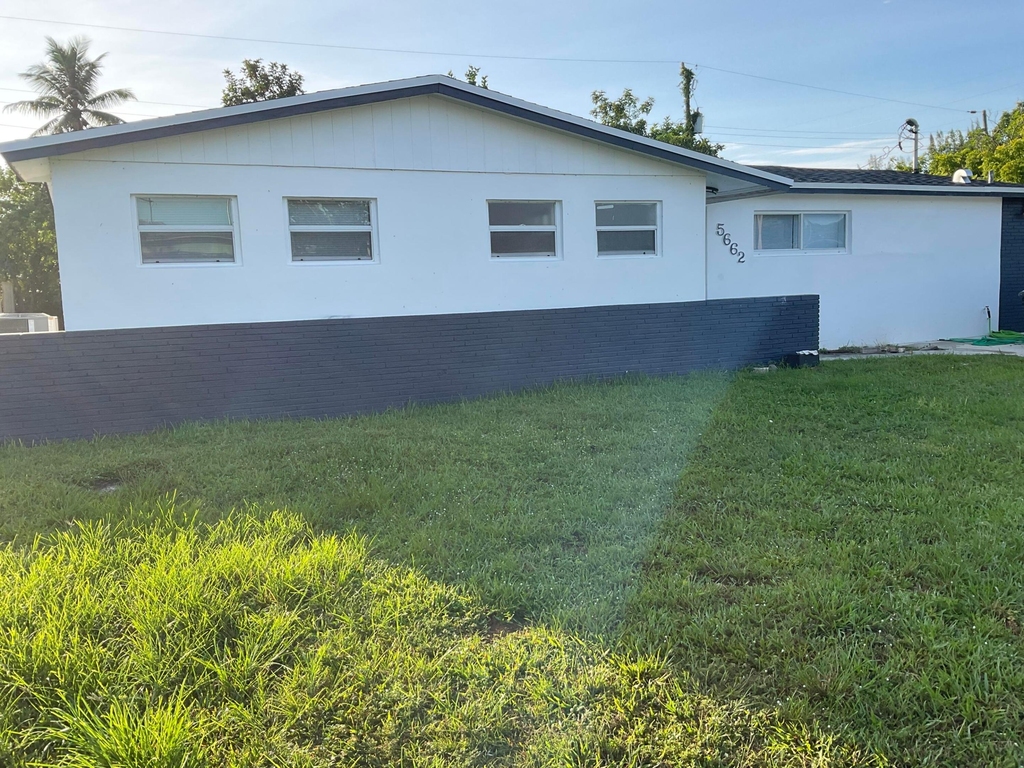5662 Parke Avenue - Photo 2