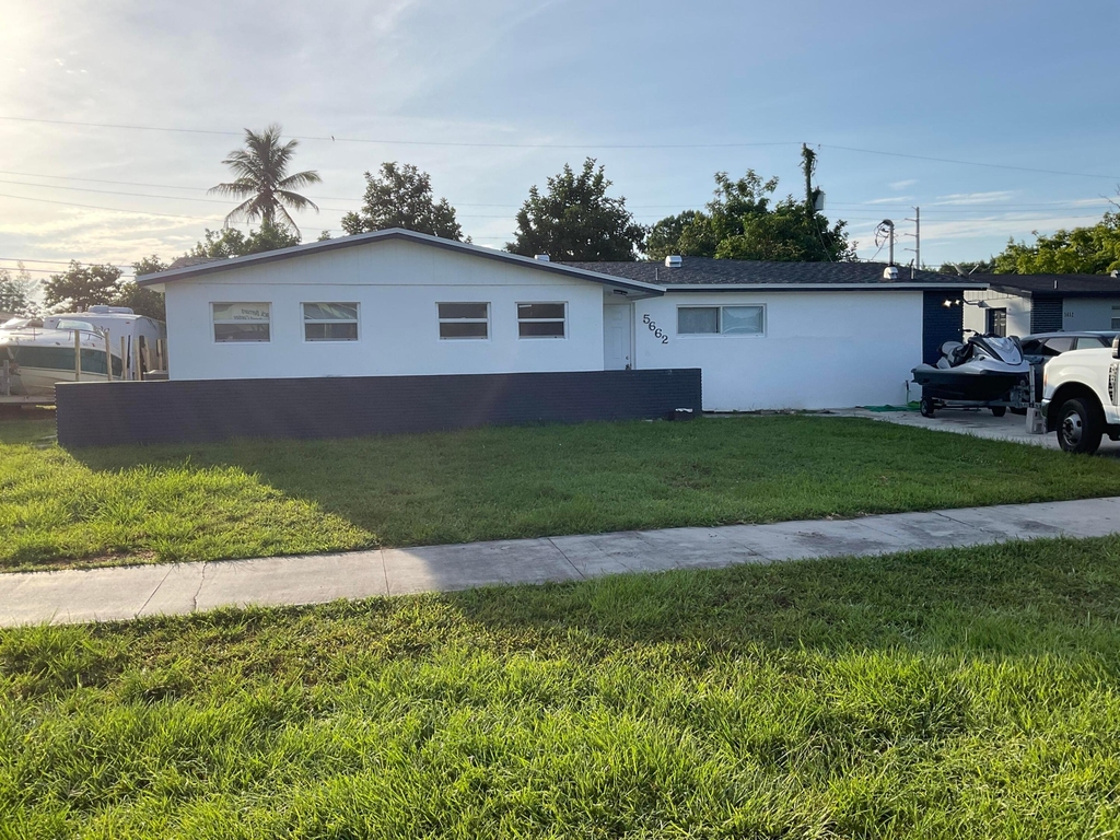 5662 Parke Avenue - Photo 0