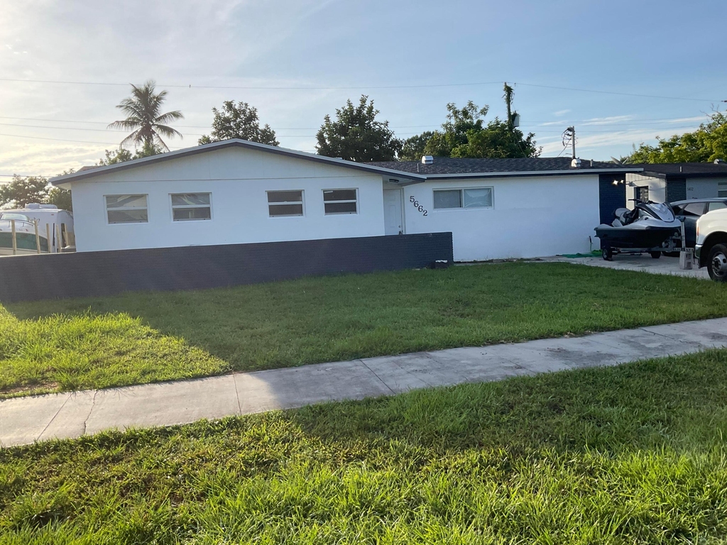 5662 Parke Avenue - Photo 1