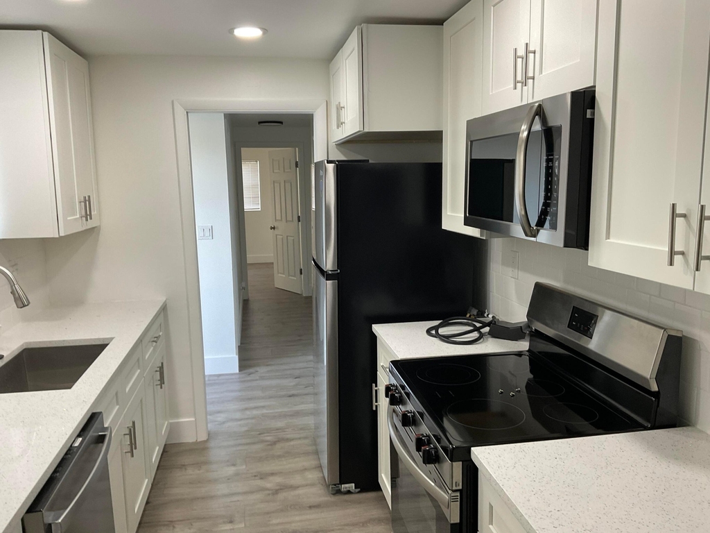 5662 Parke Avenue - Photo 4